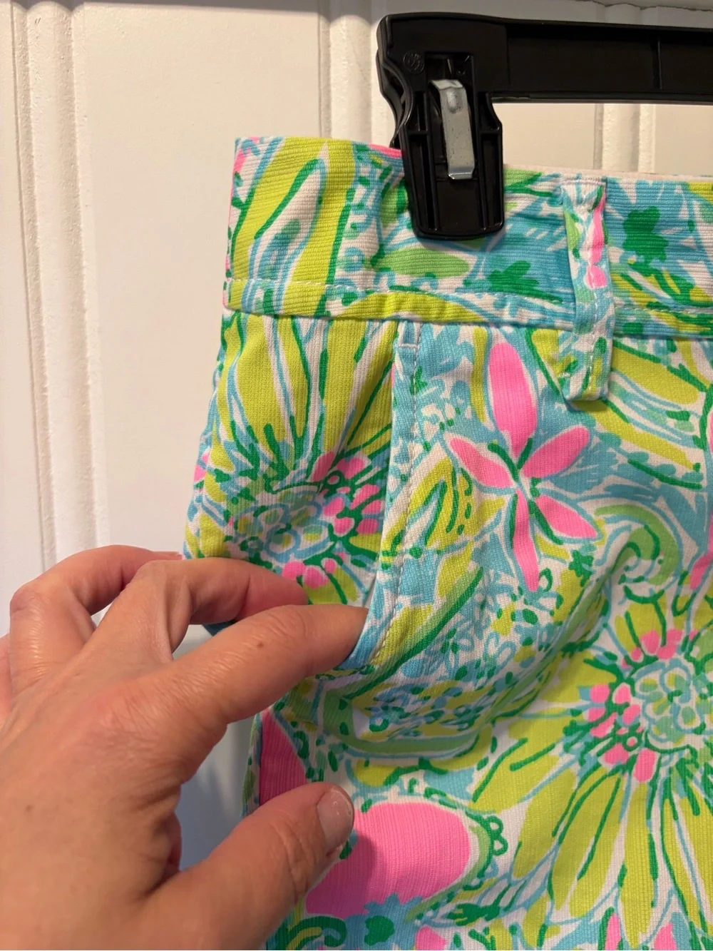 Lilly Pulitzer Callahan Vibrant Tropical Shorts Size 2 Resortwear Beachy Preppy